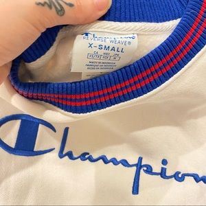 BRAND NEW CHAMPION SWEATSHIRT